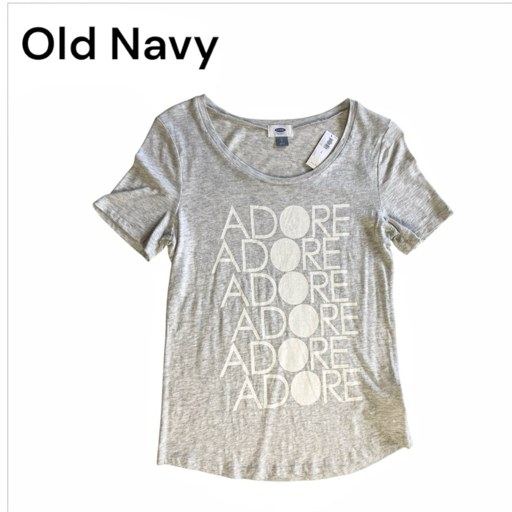 NWT Old Navy Light Gray Women’s Tee with Adore Print Size Small